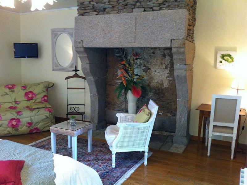 La Metairie-du-Vauhariot - Lodge ou Chambre - Piscine Chauffée - Vue Mer et Mont Saint Michel et GR34 - Résidence Hôtelière Cancale Extérieur photo