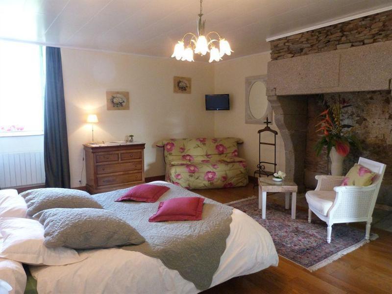 La Metairie-du-Vauhariot - Lodge ou Chambre - Piscine Chauffée - Vue Mer et Mont Saint Michel et GR34 - Résidence Hôtelière Cancale Extérieur photo