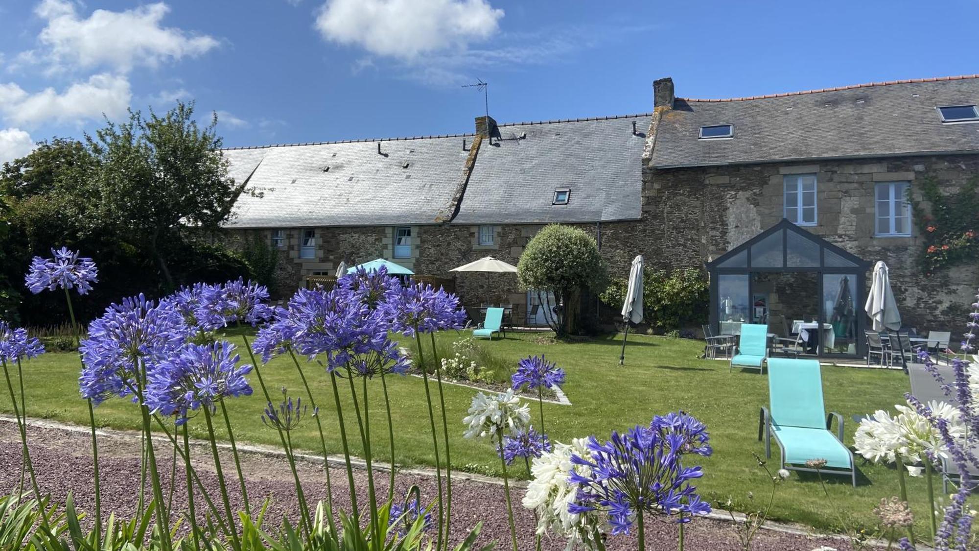 La Metairie-du-Vauhariot - Lodge ou Chambre - Piscine Chauffée - Vue Mer et Mont Saint Michel et GR34 - Résidence Hôtelière Cancale Extérieur photo